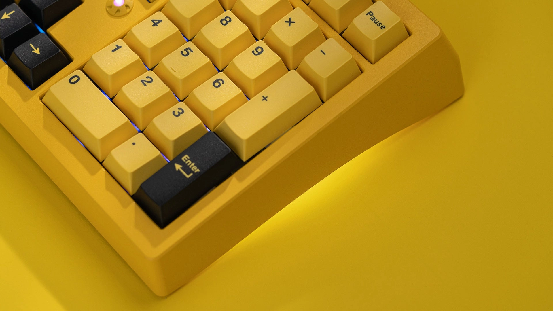 Magnetic Closure Enhanced Comfort Zoom98 EE Cyber Yellow