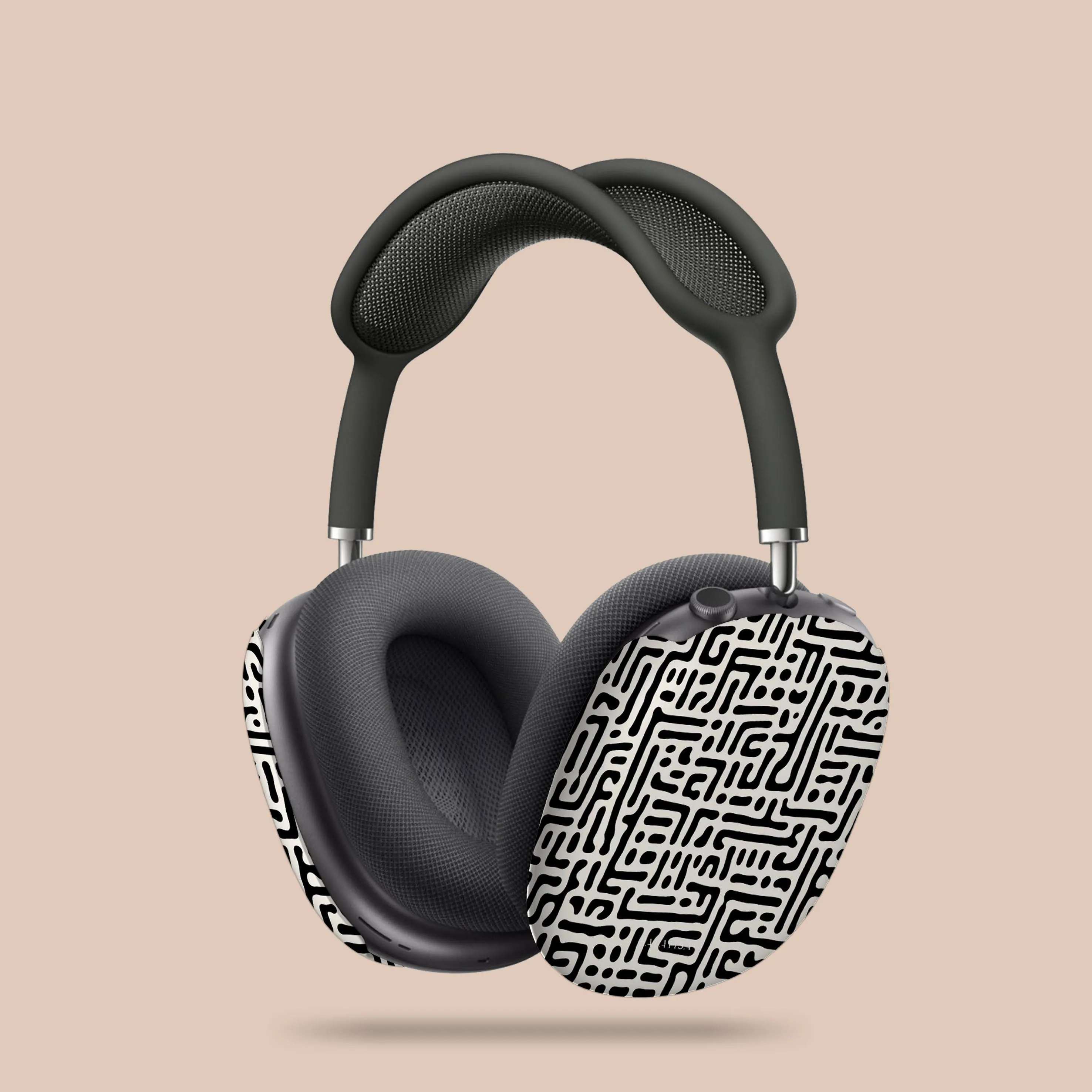 Lightweight Charging Case durable rubberized airpods cover Black & White Maze AirPods Max Case