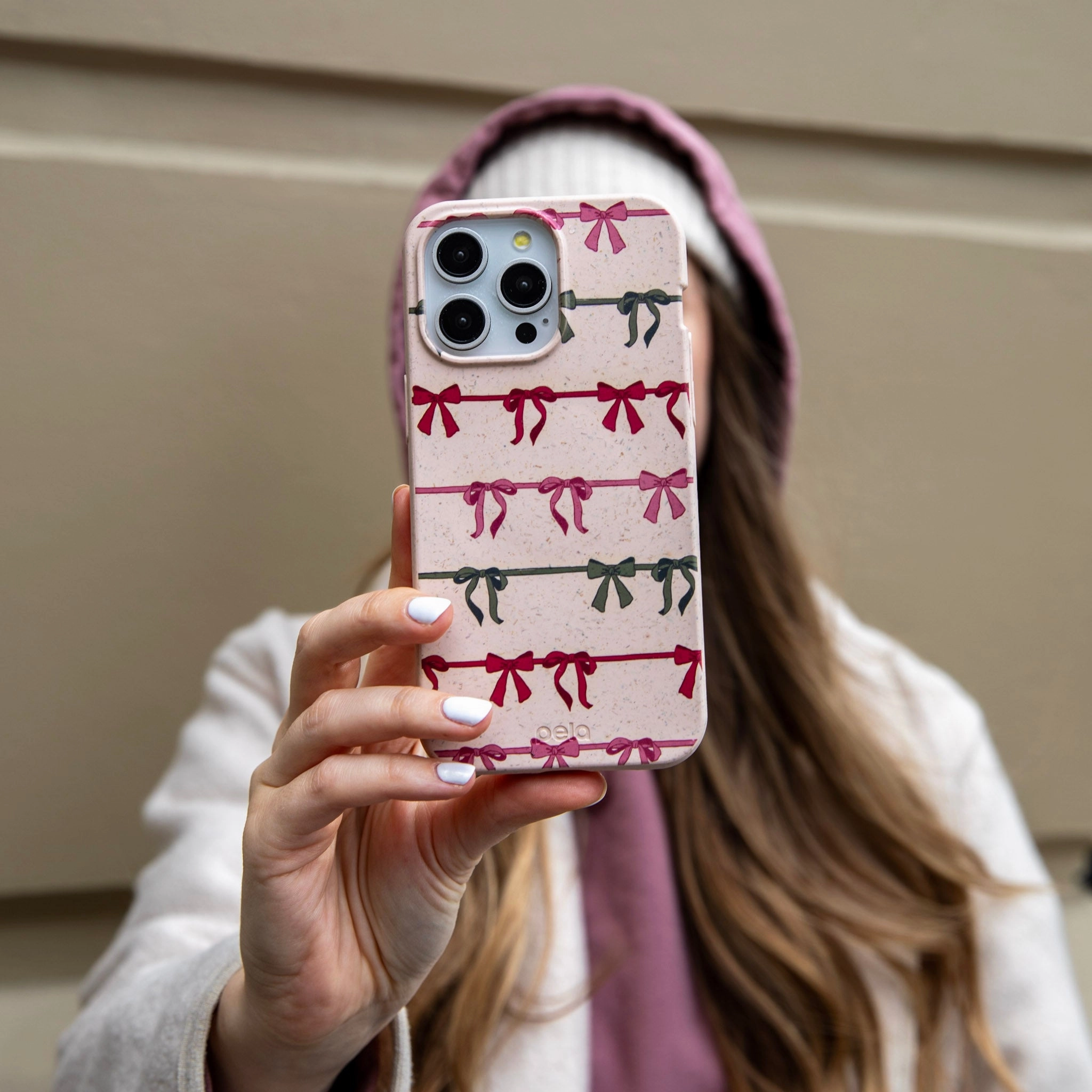 Smooth Texture Pattern Modern Accent Seashell Holiday Bows iPhone 17 Pro Max Case