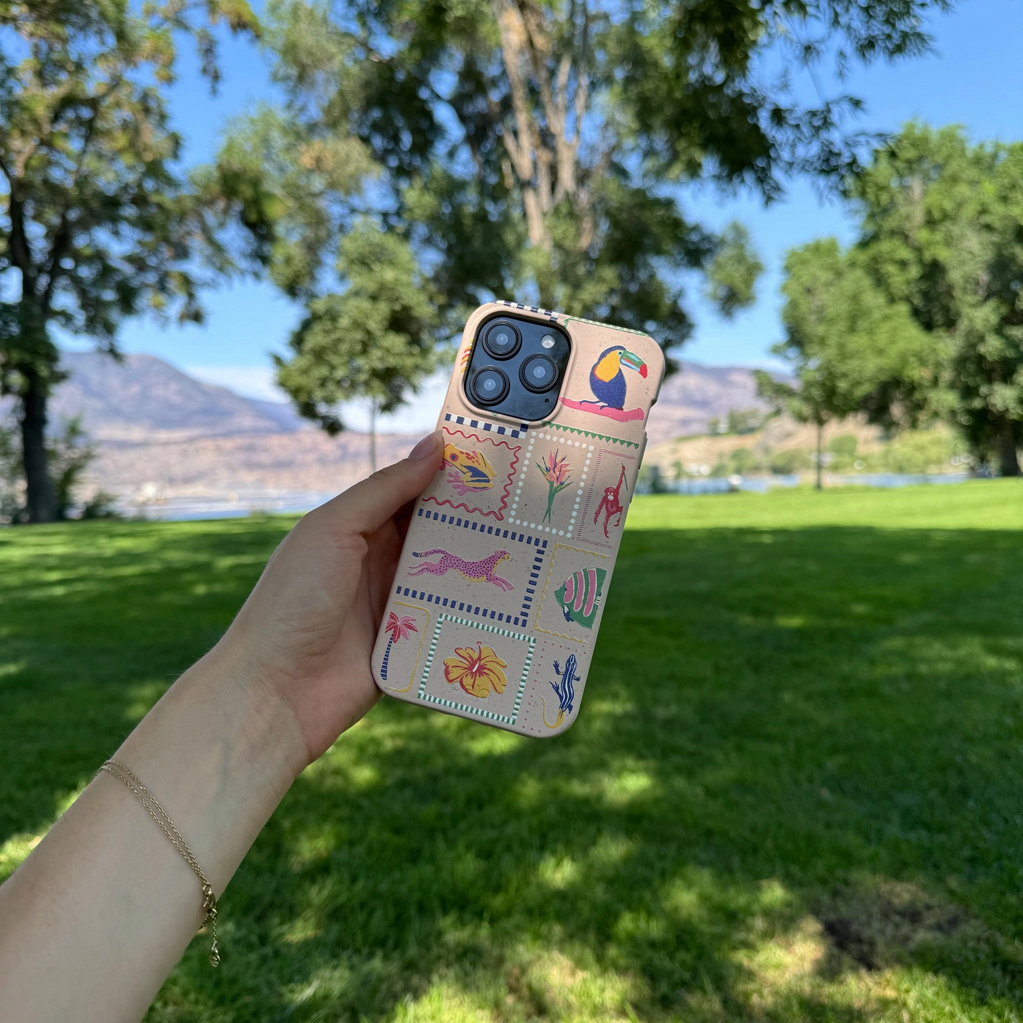 Comfort Pattern Texture Anti Slip Seashell Tropical Paradise iPhone 17 Pro Max Case